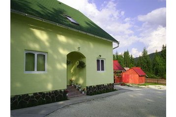 România Privát Izvorul Mureşului, Exteriorul